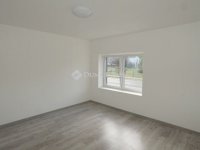 Eladó üzlethelyiség, Zalaszentivánon 130 M Ft, 2 szobás