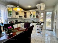 Eladó családi ház, Nagytarcsán 152 M Ft, 4 szobás