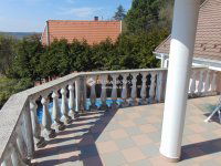 Eladó családi ház, Budaörsön 375 M Ft, 9 szobás