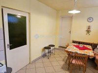 Eladó családi ház, Pécsett 65 M Ft, 3 szobás