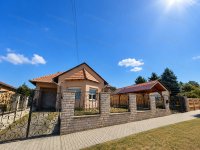 Eladó családi ház, Tatabányán 94.9 M Ft, 4 szobás