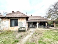 Eladó családi ház, Komáromban 25 M Ft, 3 szobás