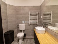 Eladó téglalakás, Vecsésen 119.9 M Ft, 5 szobás