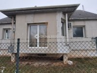 Eladó családi ház, Tápiószecsőn 68 M Ft, 4 szobás
