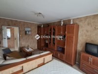Eladó panellakás, Dunaújvárosban 32.9 M Ft, 3 szobás