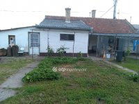 Eladó családi ház, Hajdúböszörményen 35 M Ft, 1+1 szobás