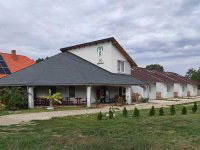 Eladó hotel, Cserkeszőlőn 185 M Ft, 5 szobás