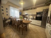 Eladó családi ház, Rezin 123.2 M Ft, 3 szobás