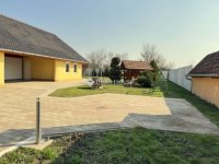 Eladó családi ház, Békéscsabán 89.9 M Ft, 6 szobás