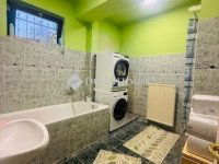 Eladó családi ház, Vecsésen 120 M Ft, 3 szobás