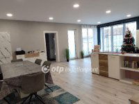 Eladó családi ház, Pápán 180 M Ft, 5+2 szobás