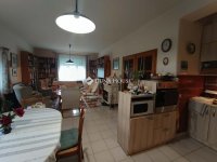 Eladó családi ház, Pécsett 139 M Ft, 6 szobás