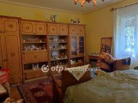 Eladó családi ház, Kispiriten 15.9 M Ft, 4 szobás