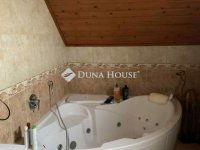 Eladó családi ház, Vecsésen 149.9 M Ft, 5 szobás