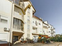 Eladó téglalakás, Kecskeméten 68.5 M Ft, 6 szobás