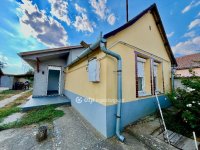 Eladó családi ház, Hajdúszováton 29.99 M Ft, 1 szobás