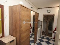 Eladó panellakás, Kecskeméten 45.9 M Ft, 3 szobás