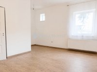 Kiadó iroda, Kecskeméten 120 E Ft / hó, 2 szobás