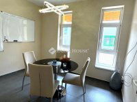 Eladó üzlethelyiség, Debrecenben 145 M Ft, 5 szobás