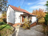 Eladó családi ház, Telkin 134.99 M Ft, 3+1 szobás