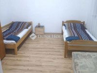 Eladó ikerház, Debrecenben 65 M Ft, 3 szobás