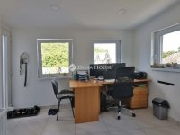 Eladó családi ház, Pécsett 94.9 M Ft, 3 szobás