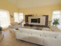 Eladó családi ház, Zalaegerszegen 205 M Ft, 7 szobás