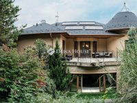 Eladó családi ház, Kecskeméten 400 M Ft, 10 szobás