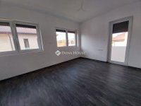 Eladó családi ház, Szegeden 180 M Ft, 1+5 szobás