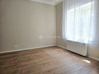 Eladó téglalakás, Pécsett 65.9 M Ft, 3 szobás