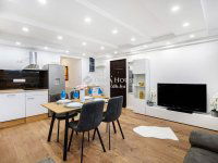 Eladó családi ház, XII. kerületben 395 M Ft, 14 szobás