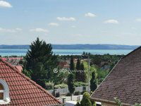 Eladó családi ház, Balatonfüreden 340 M Ft, 17 szobás