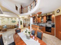 Eladó családi ház, Szigetszentmiklóson 350 M Ft, 4 szobás