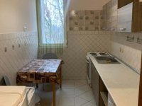 Kiadó panellakás, albérlet, Komáromban 180 E Ft / hó, 2 szobás