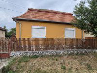 Eladó családi ház