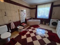 Eladó családi ház, Kápolnásnyéken 159.9 M Ft, 4 szobás