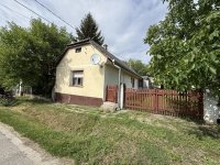Eladó családi ház, Etyeken 53 M Ft, 2 szobás