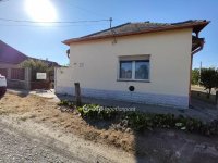 Eladó családi ház, Faddon 32 M Ft, 2+1 szobás