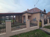 Eladó családi ház