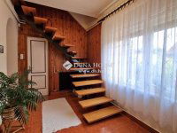 Eladó családi ház, Vácon 160 M Ft, 4 szobás
