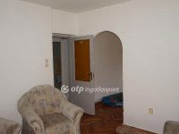 Eladó téglalakás, Gyöngyösön 49.5 M Ft, 2+1 szobás