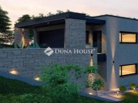 Eladó családi ház, Pécsett 385 M Ft, 4 szobás