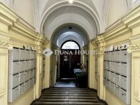 Eladó téglalakás, VI. kerületben 51.2 M Ft, 1 szobás