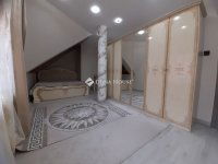 Eladó családi ház, Turán 159.9 M Ft, 4 szobás