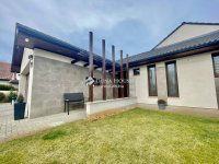 Eladó családi ház, Kecskeméten 150 M Ft, 4 szobás