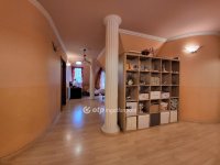 Eladó családi ház, Siófokon 596 M Ft, 9+1 szobás