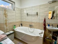 Eladó téglalakás, Monoron 79.9 M Ft, 4 szobás