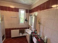 Eladó családi ház, Újszászon 43 M Ft, 5+2 szobás