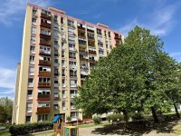 Eladó panellakás, Pécsett 49.99 M Ft, 3 szobás