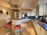 Eladó családi ház, XXI. kerületben 571.5 M Ft, 9 szobás